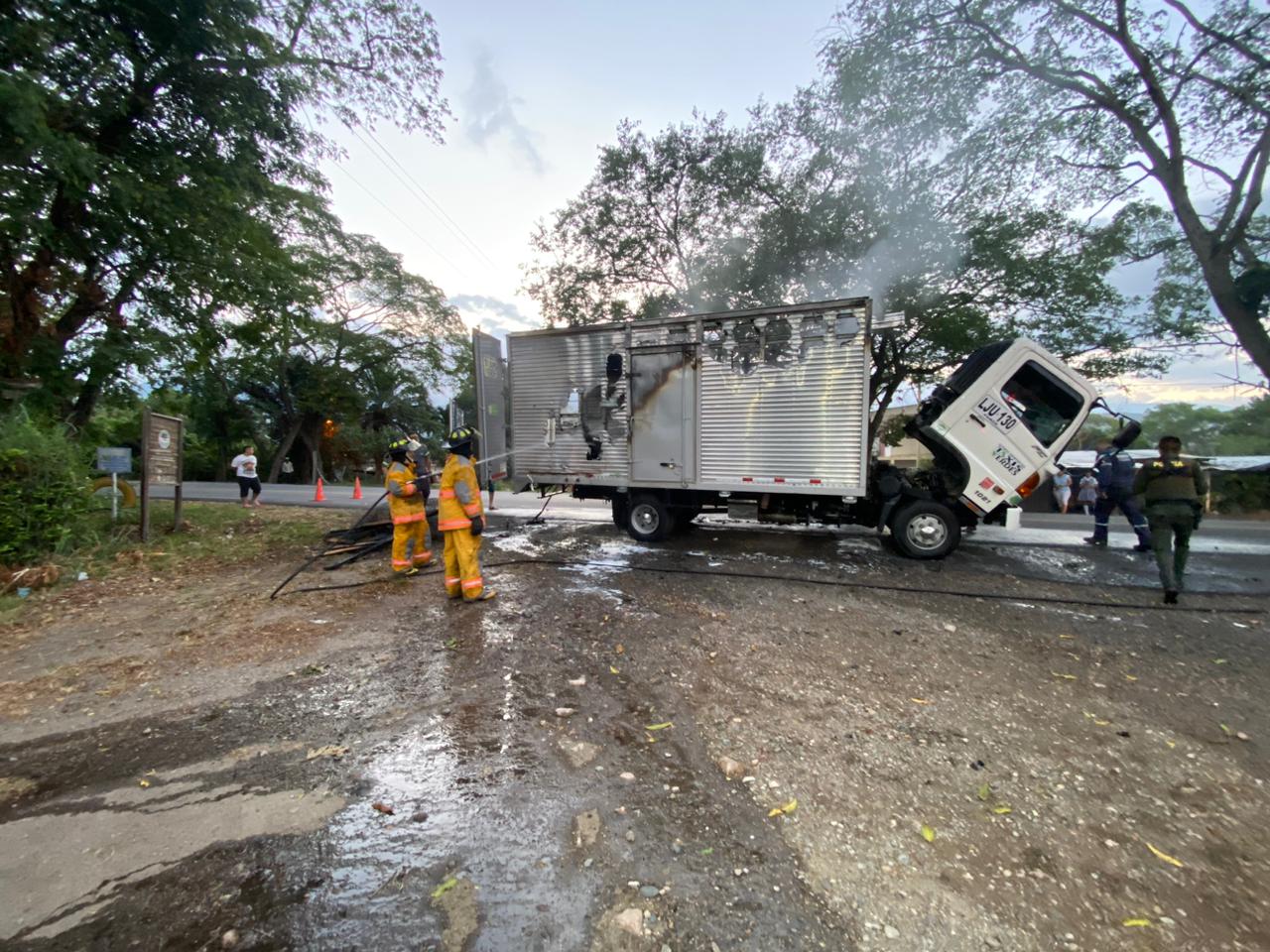 Carro incendiado